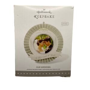 Hallmark Ornament Collectible NiB 2015 Our Wedding Round Photo Frame Ornament